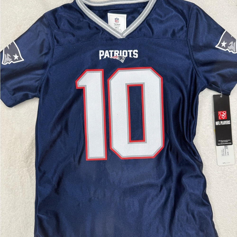 NFL New England Patriots Drake Maye Jersey.  Girls size 10-12